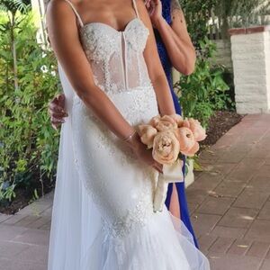 Elegant White Lace Wedding Dress
